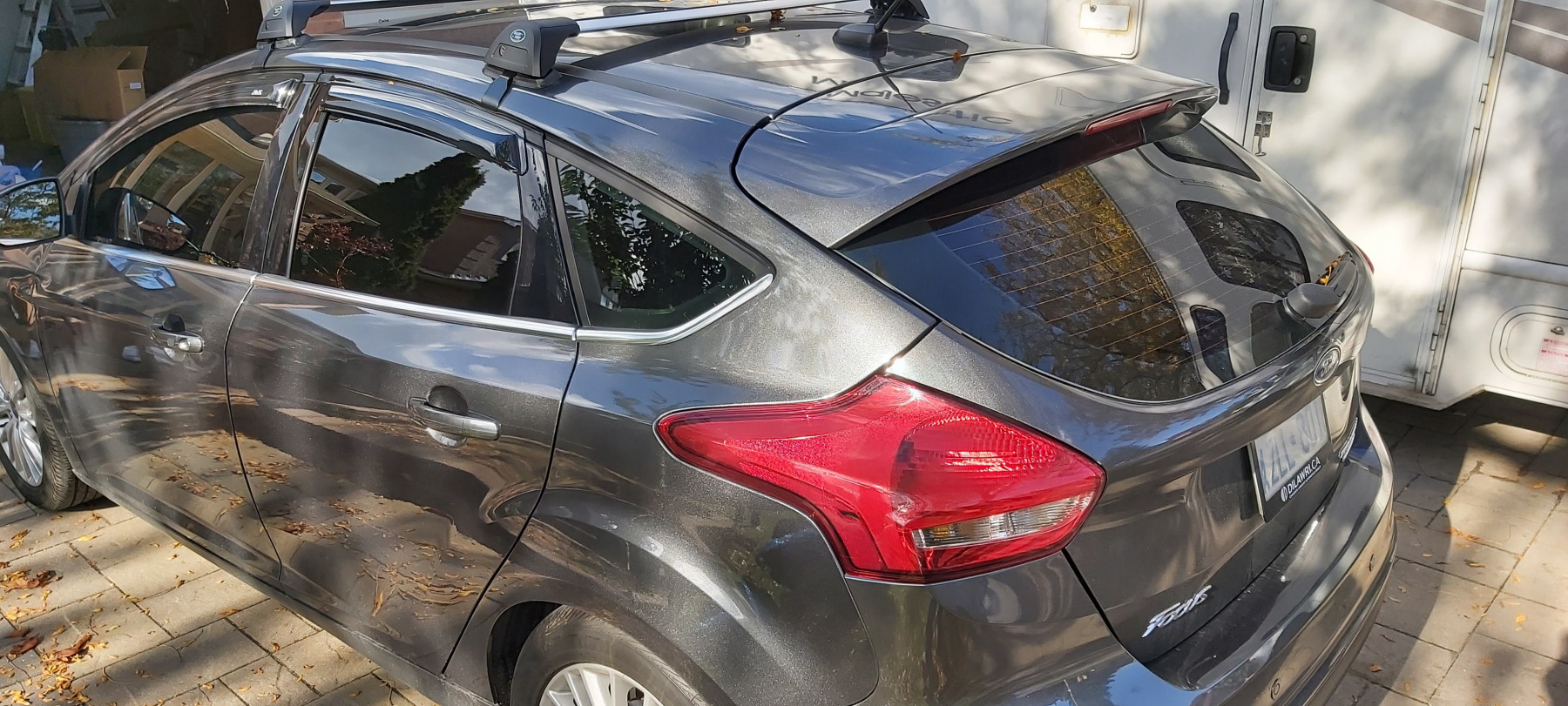 2017 Ford Focus Bare Roof Rack With Low Profile Cargo Carrier - RackTrip - Canada Car Racks and Roof Rack For 2017 Ford Focus Hatchback