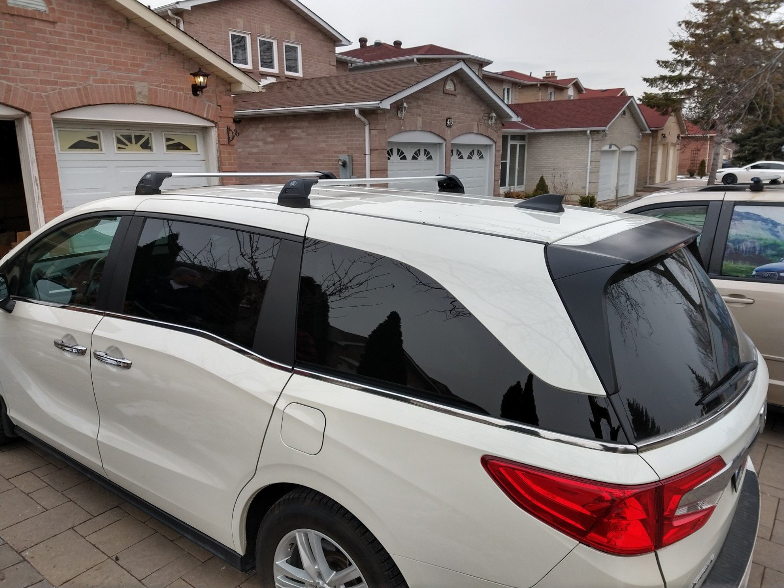 2014,2016 Honda Odyssey Bare Roof Fixed Mounting Points Roof Rack - RackTrip - Canada Car Racks
