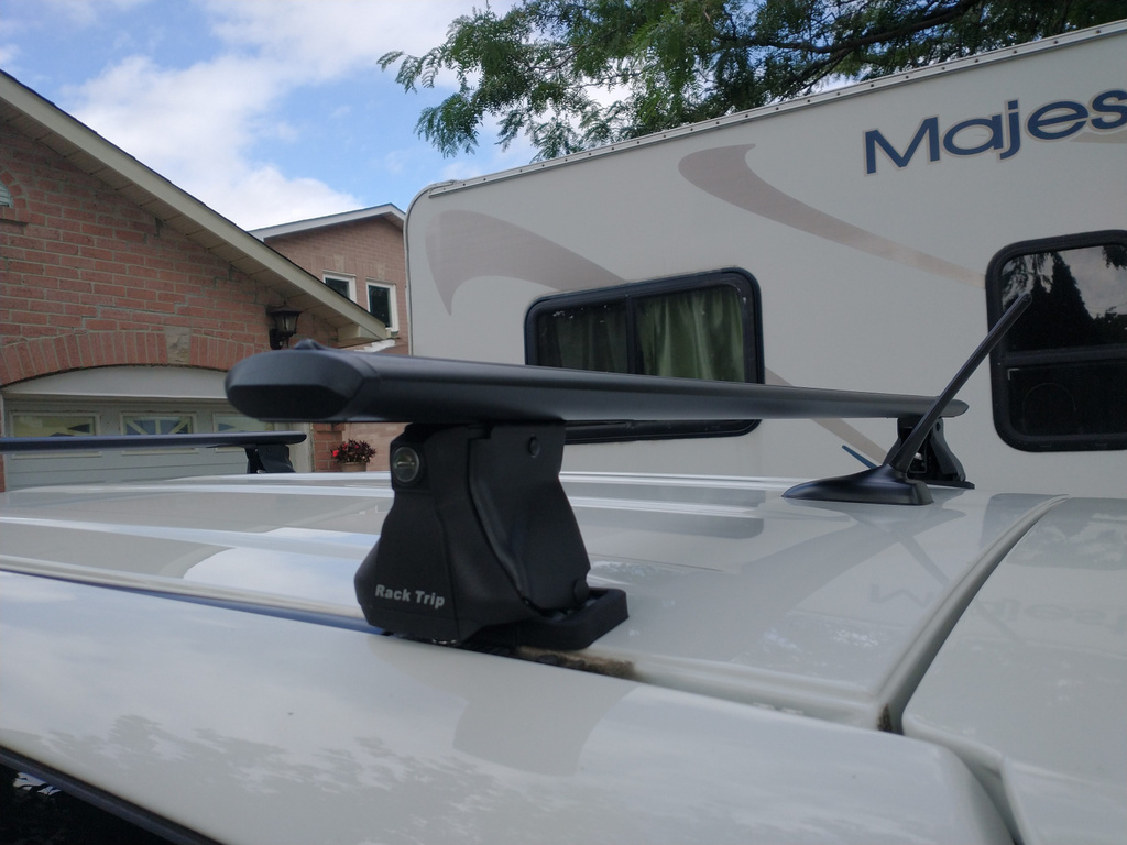 Universal Car Roof Rack For Car Without Side Rails Archives - RackTrip ...